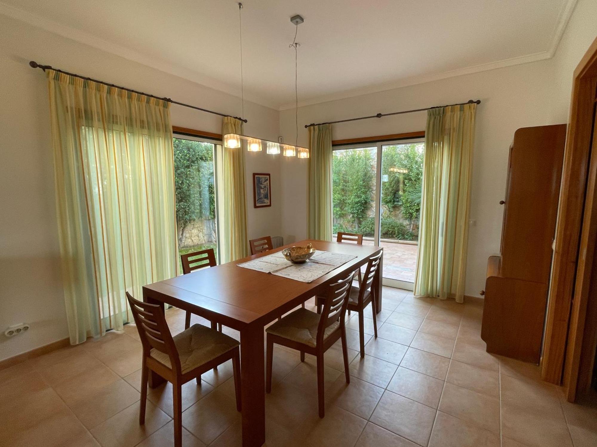 Alto Ria Villa *