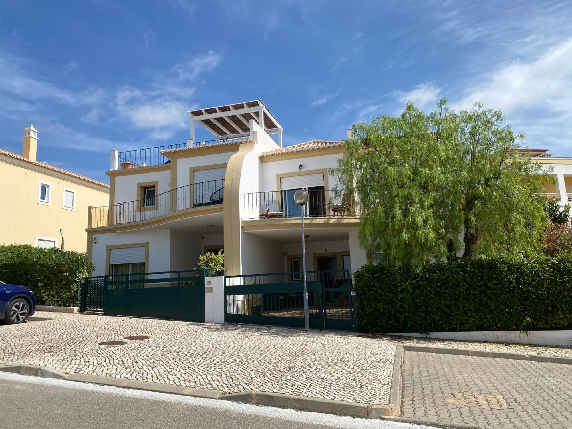 Alto Ria Villa *